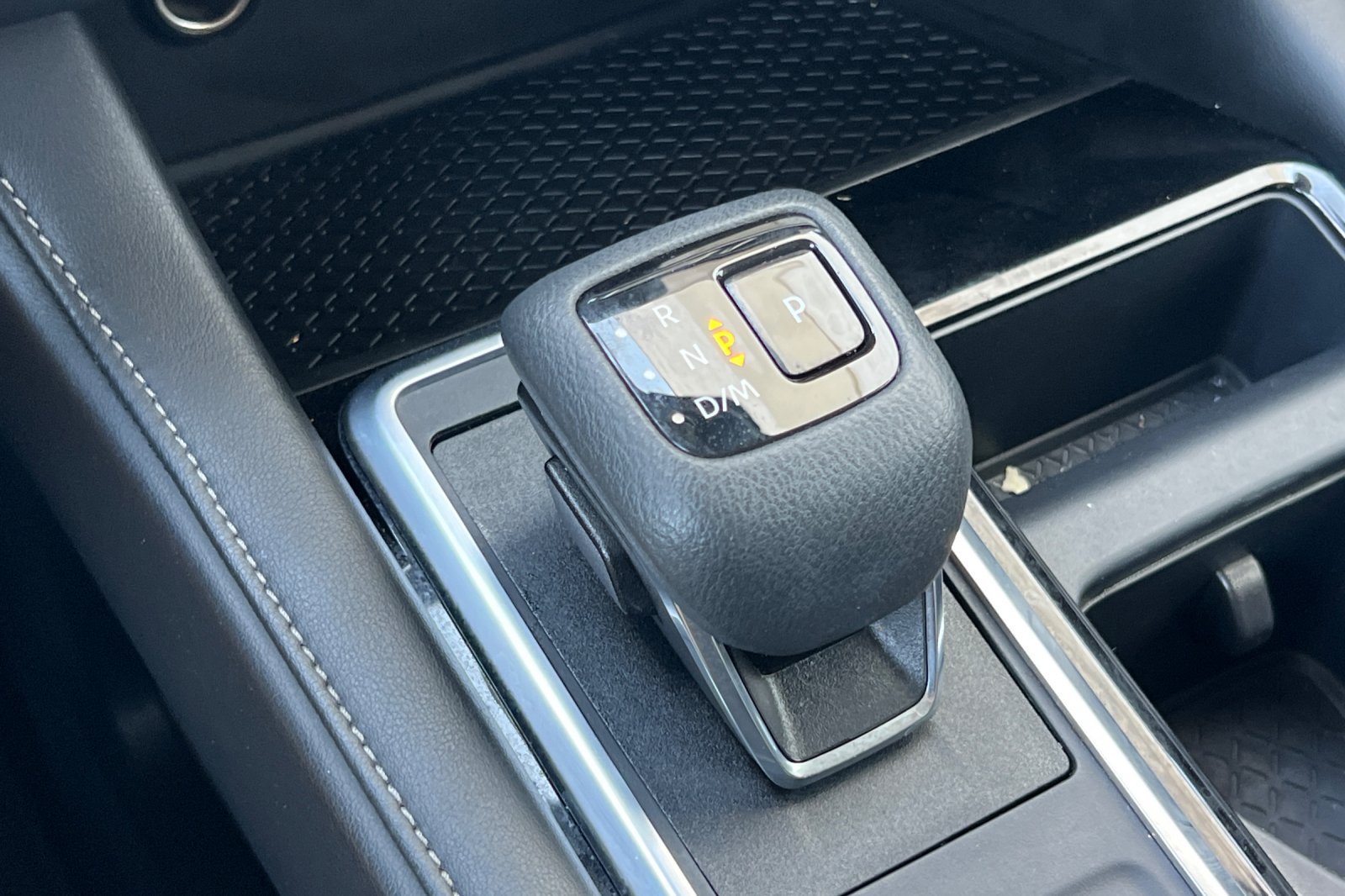 Certified 2025 Nissan Pathfinder SV FWD image 25