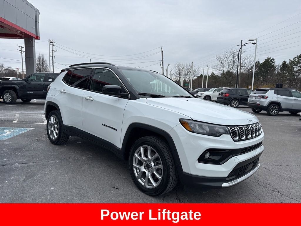 Used 2025 Jeep Compass Limited AWD/4WD image 9
