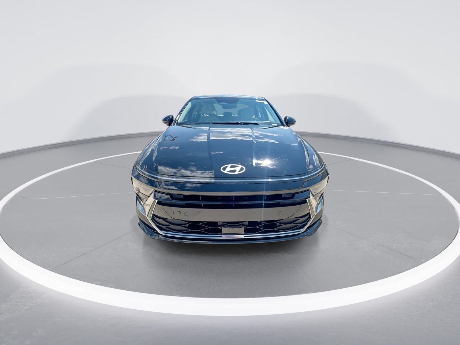 Used 2025 Hyundai Sonata SEL FWD image 3