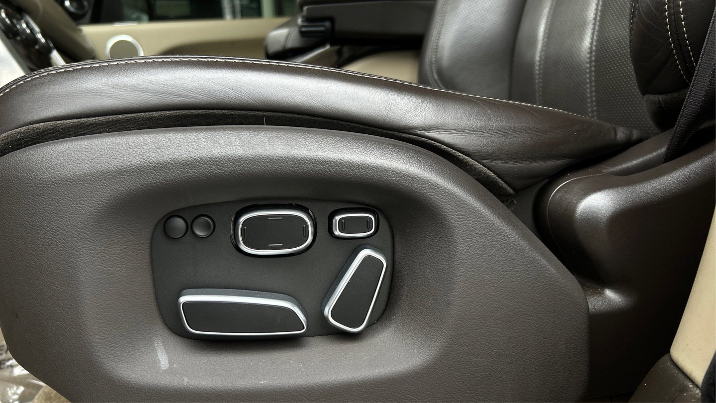 Used 2014 Land Rover Range Rover Long Wheelbase Autobiography image 47