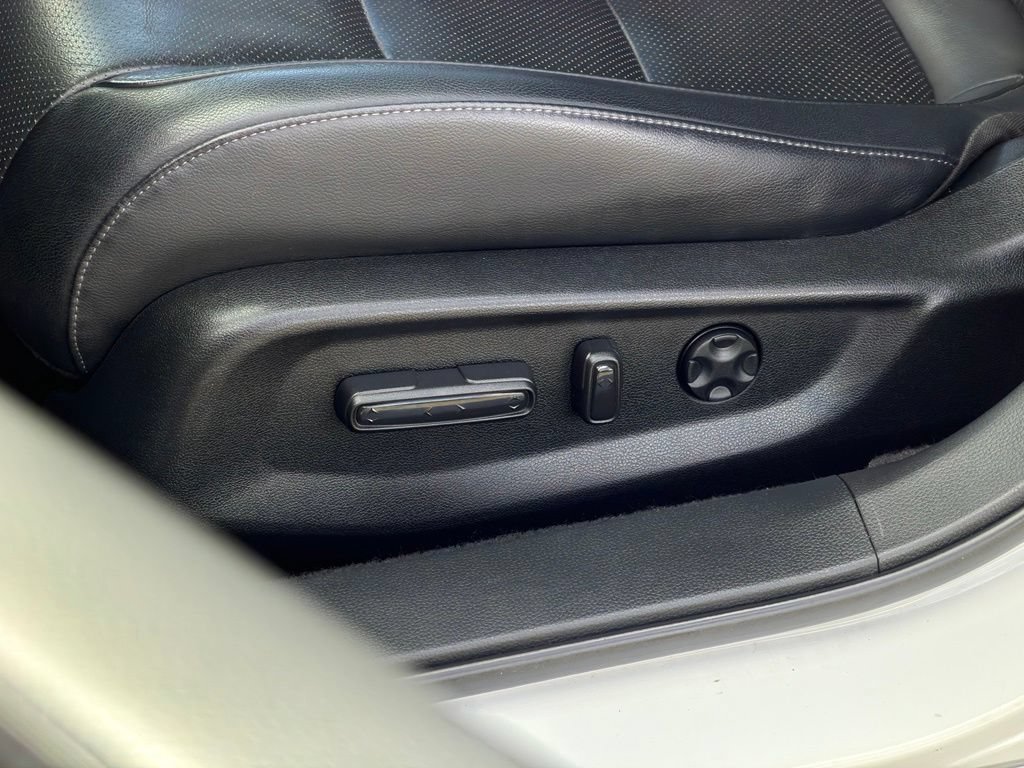 Used 2018 Honda Accord Touring image 16