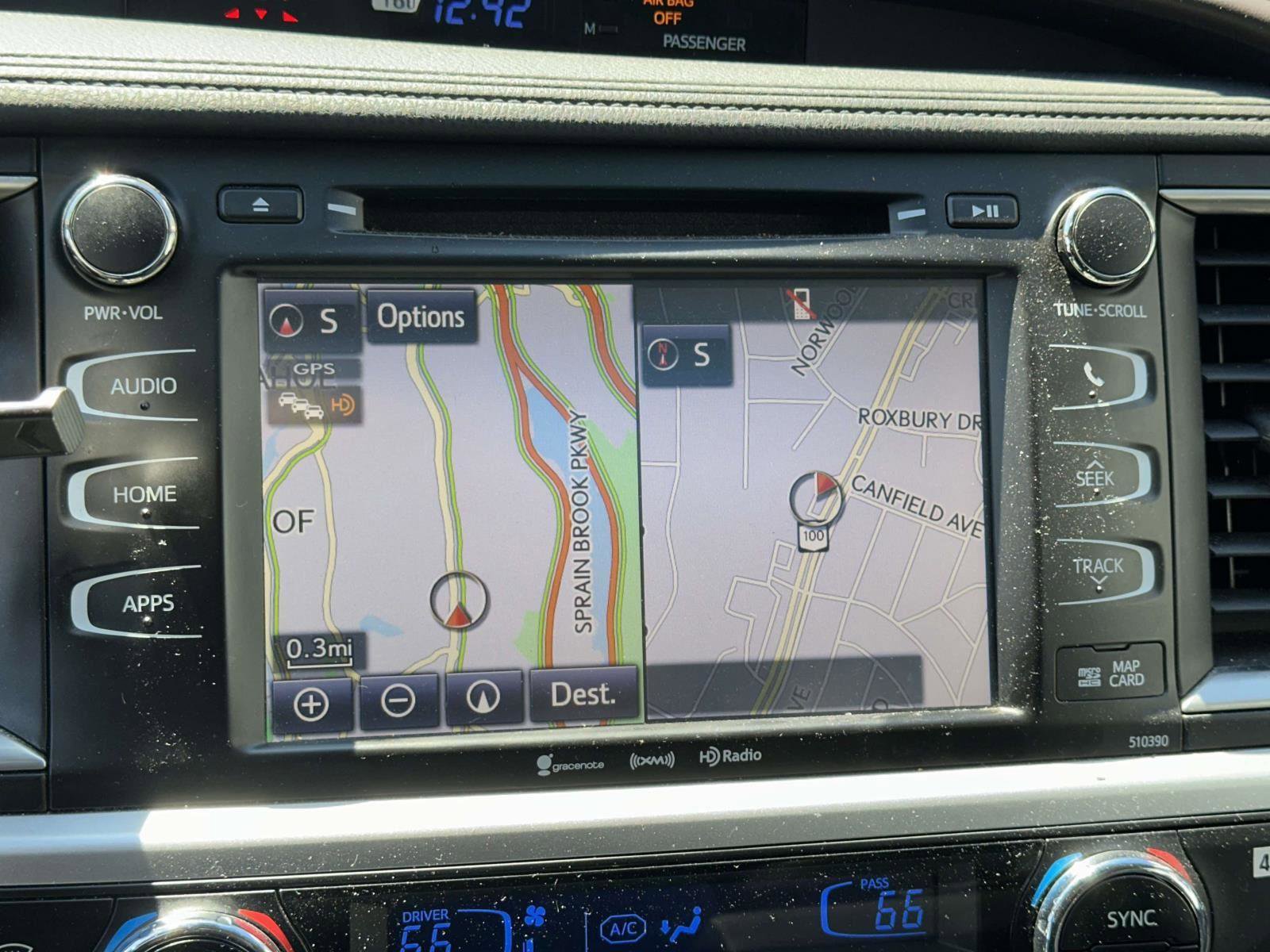 Used 2019 Toyota Highlander XLE AWD/4WD image 27