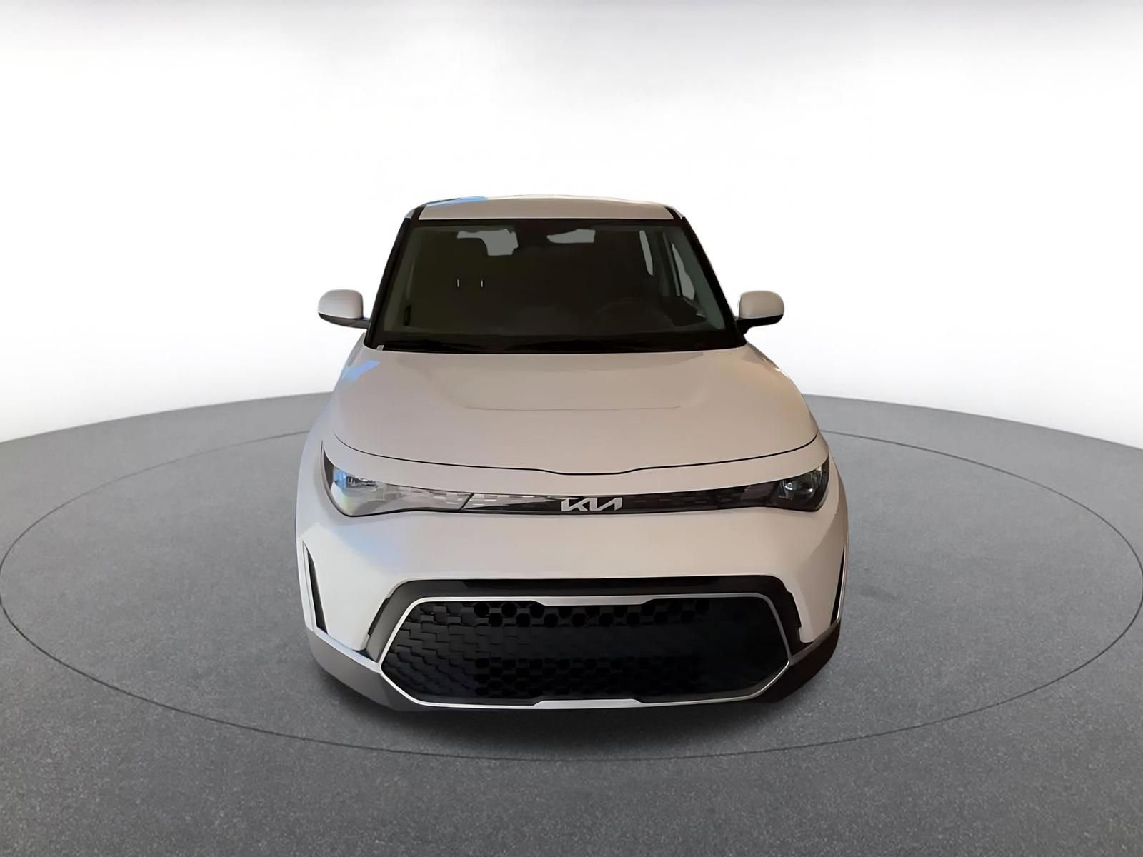 Used 2025 Kia Soul LX w/ LX Technology Package image 4