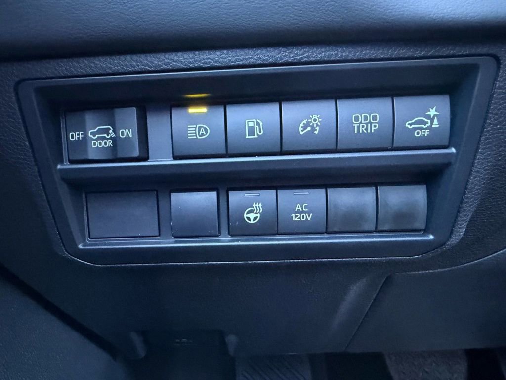 Used 2026 Toyota Sequoia Platinum image 23