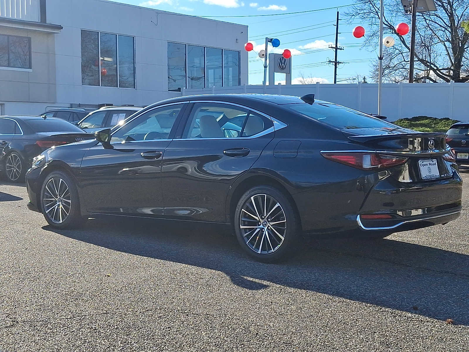 Used 2023 Lexus ES 250 w/ Premium Package AWD/4WD image 4