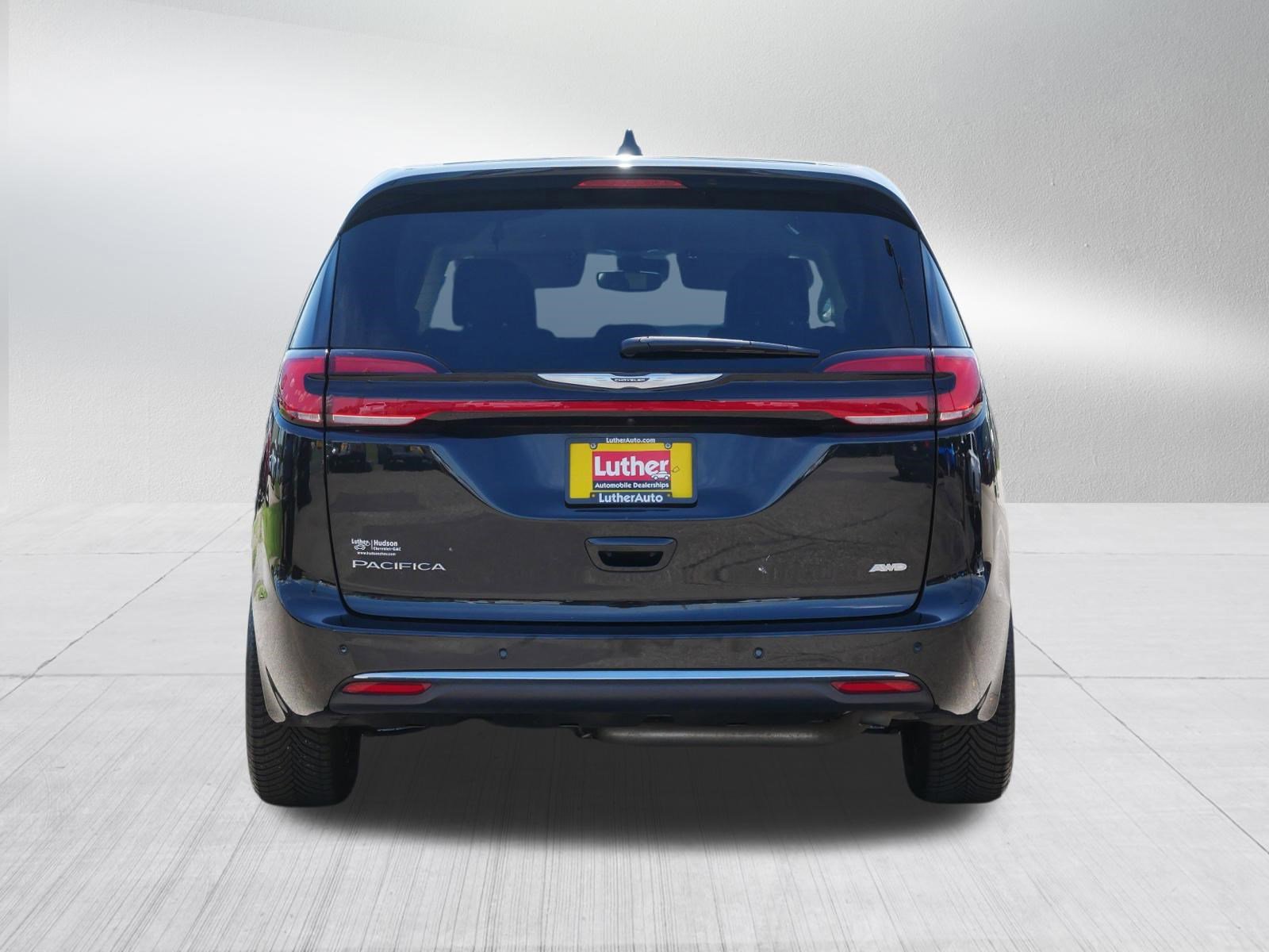 Used 2023 Chrysler Pacifica Touring-L AWD/4WD image 6