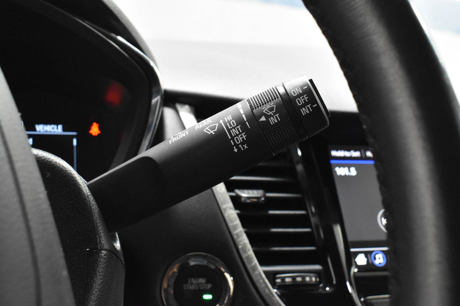 Used 2021 Chevrolet Trax LT w/ Redline Edition image 13