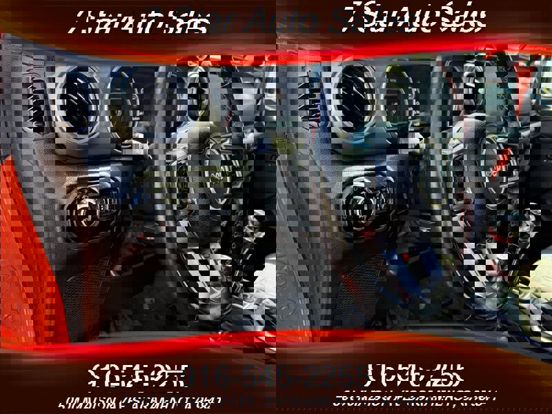 Used 2018 Jeep Wrangler Unlimited Rubicon w/ Dual Top Group image 9