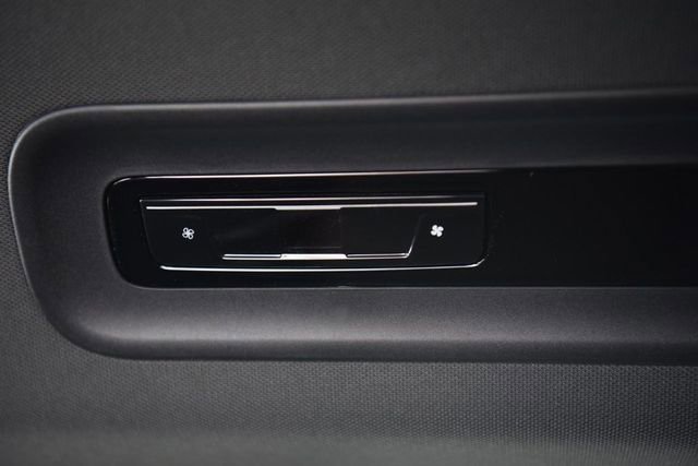 New 2025 Volkswagen ID. Buzz Pro S image 24