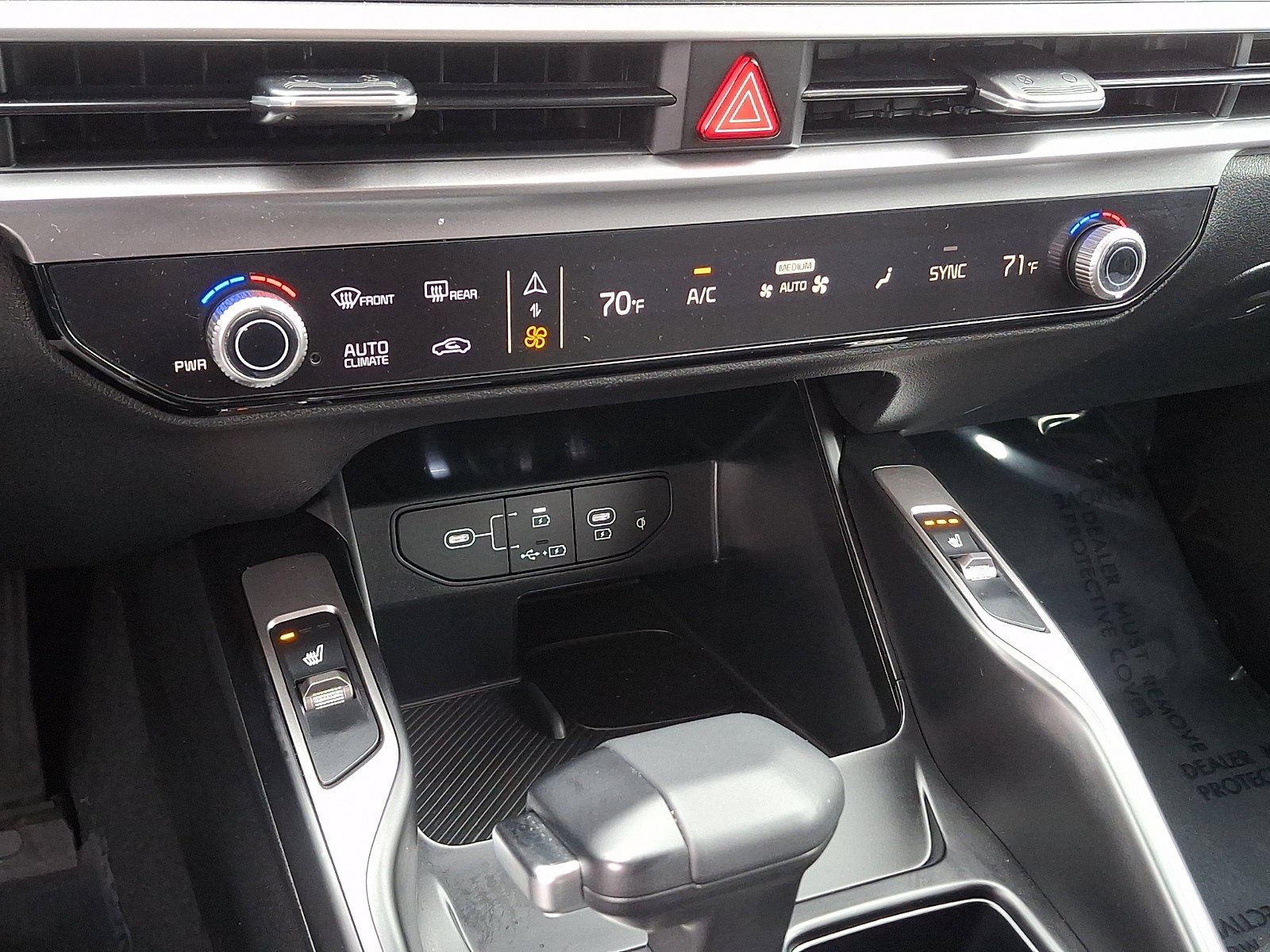 Used 2025 Kia Sorento EX w/ Panoramic Sunroof Package image 16