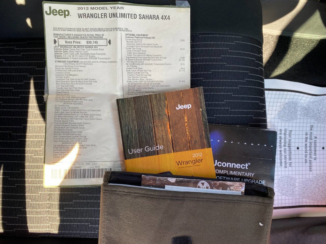 Used 2012 Jeep Wrangler Unlimited Sahara w/ Connectivity Group image 30