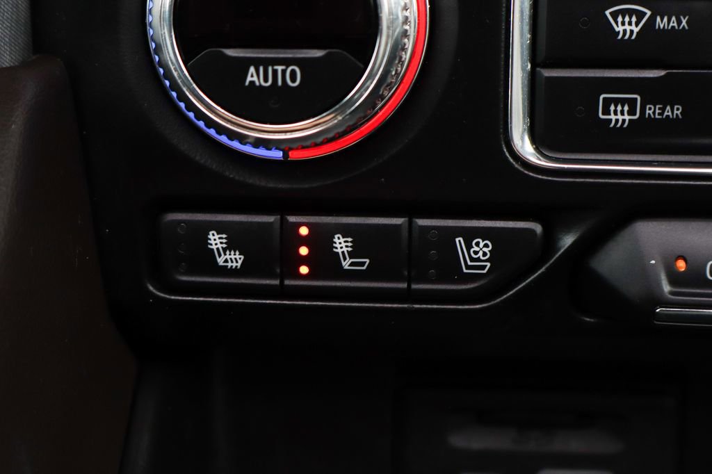 Used 2021 GMC Yukon XL SLT w/ SLT Premium Package image 41