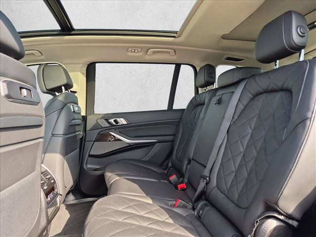 Used 2026 BMW X7 xDrive40i AWD/4WD image 21