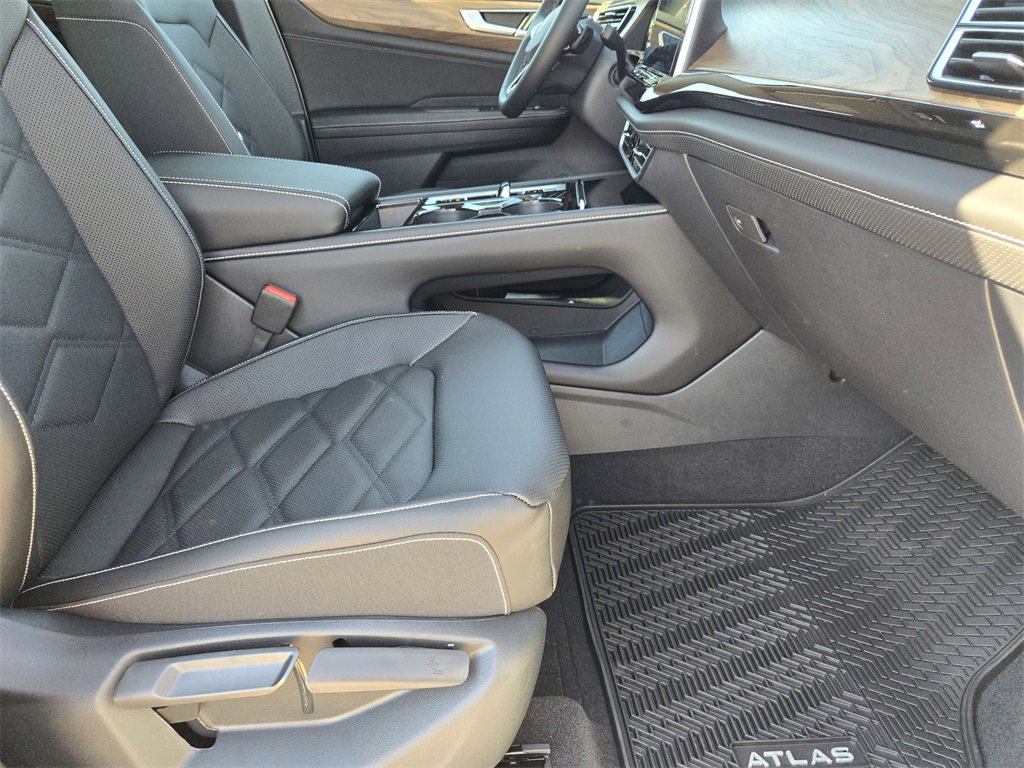 New 2026 Volkswagen Atlas SE image 12