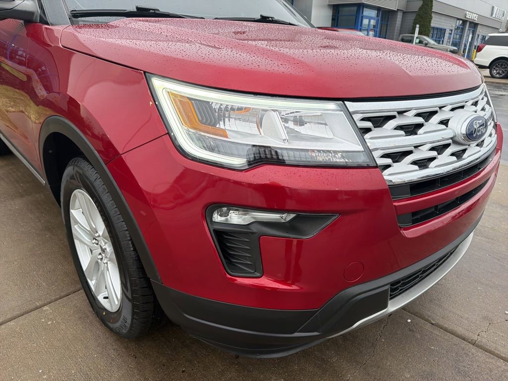 Certified 2018 Ford Explorer XLT w/ Equipment Group 201A image 9