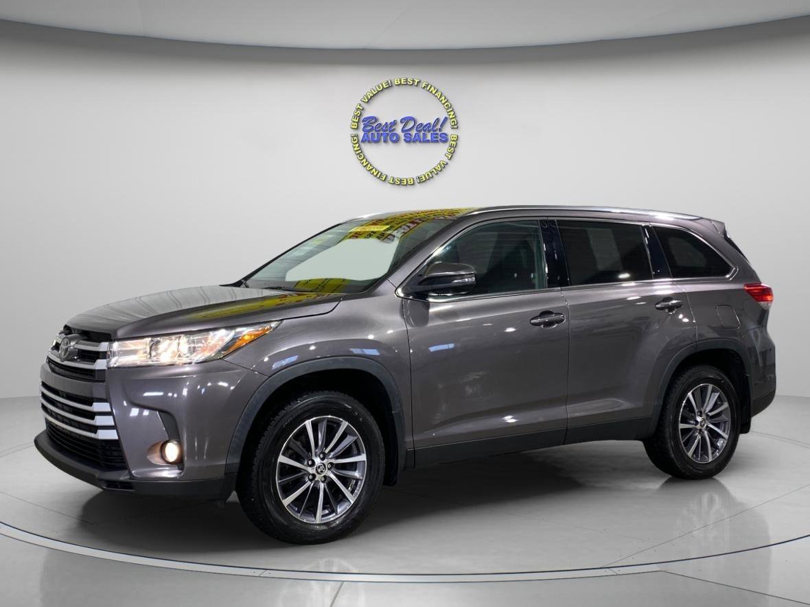 Used 2019 Toyota Highlander XLE AWD/4WD image 2