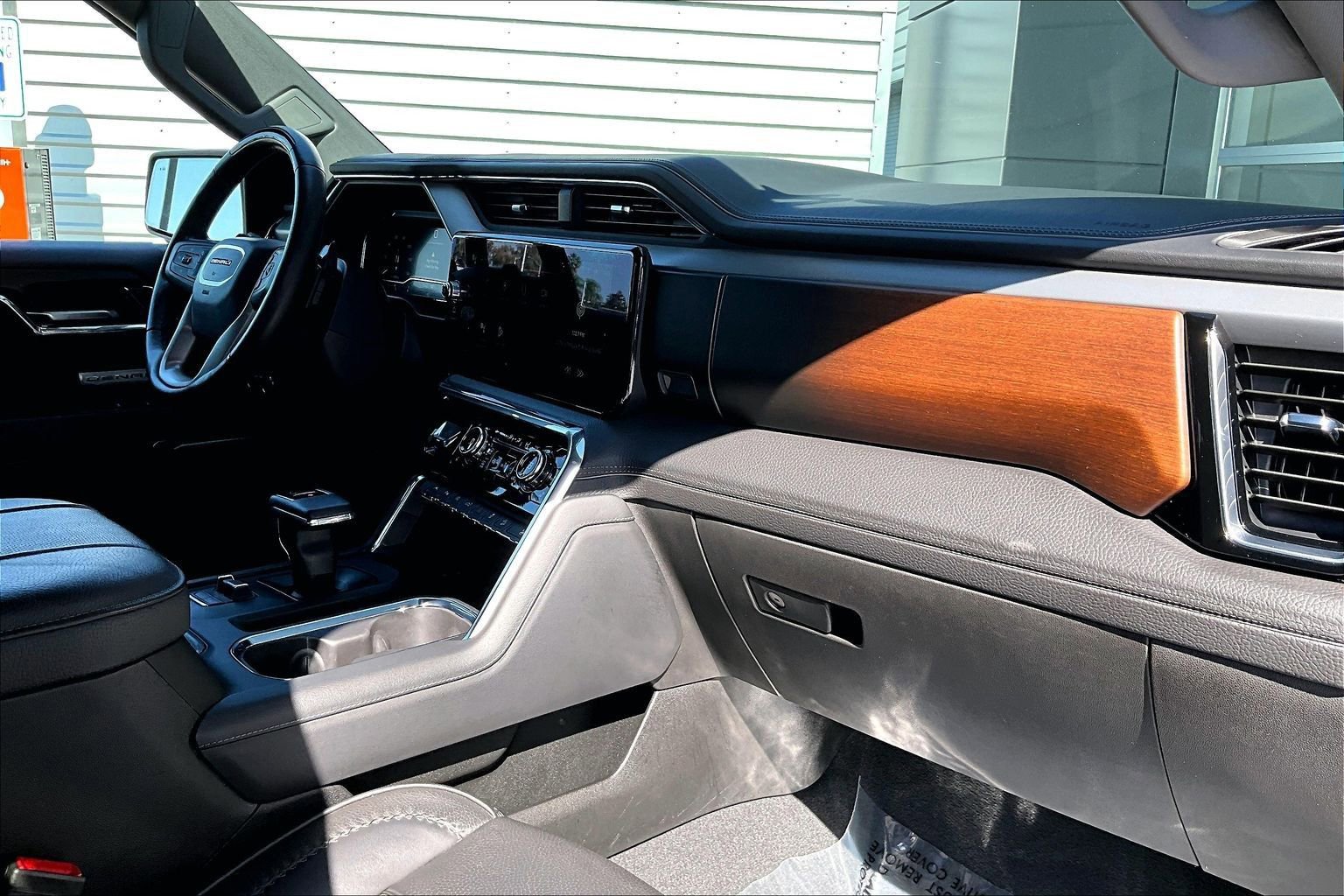 Used 2024 GMC Sierra 1500 Denali image 16