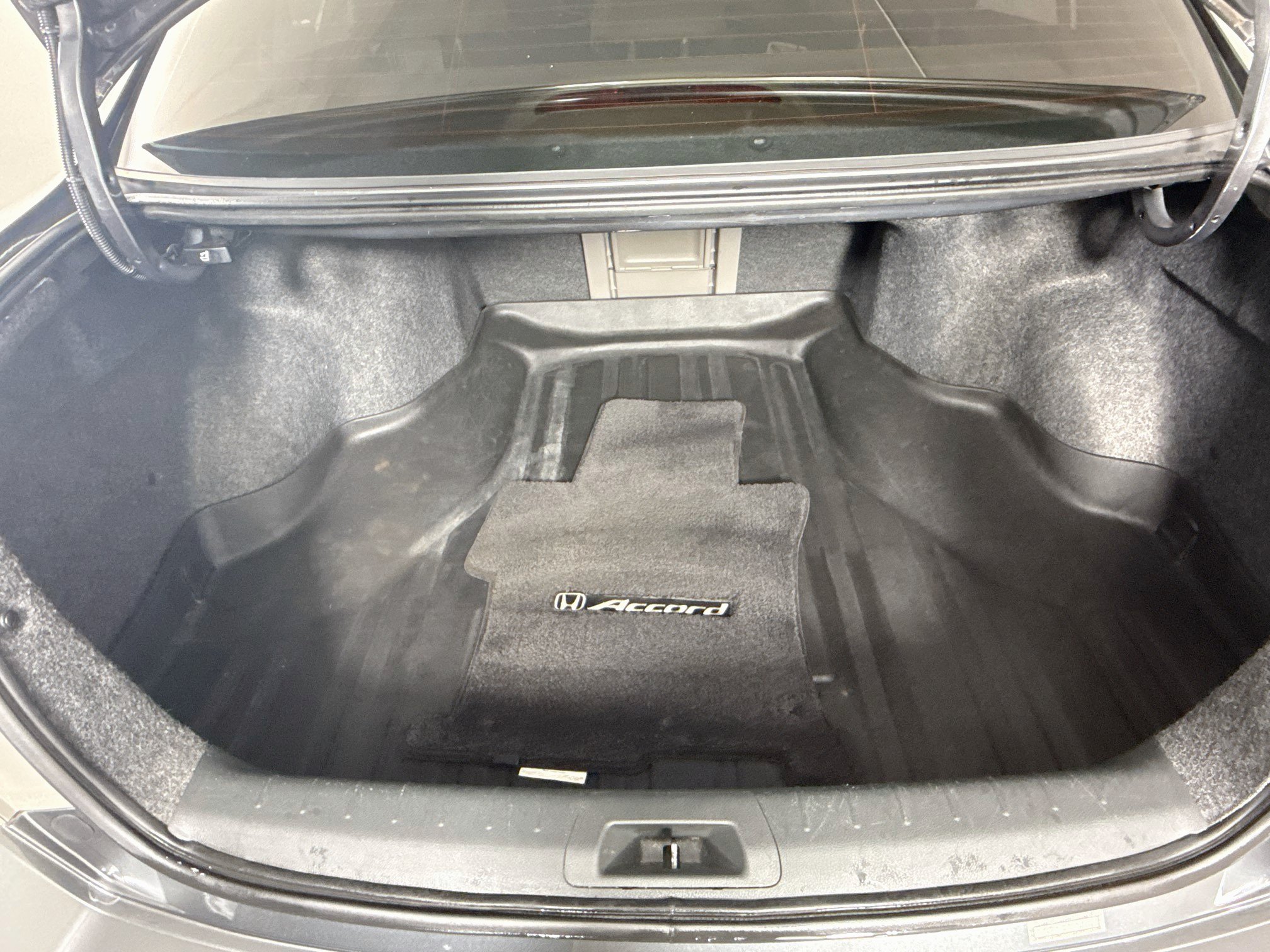 Used 2011 Honda Accord EX-L image 32