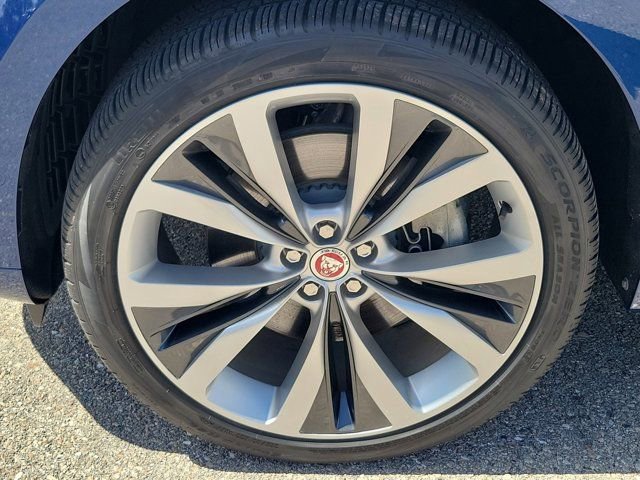 Used 2021 Jaguar F-PACE R-Dynamic S image 11