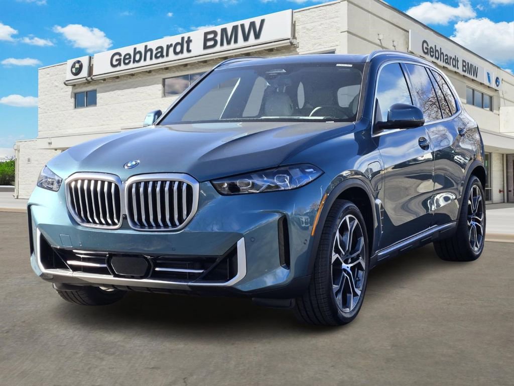 New 2026 BMW X5 xDrive50e w/ Premium Package AWD/4WD image 3