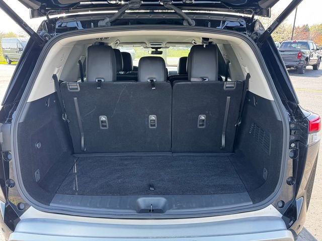 Used 2025 Nissan Pathfinder SL AWD/4WD image 18