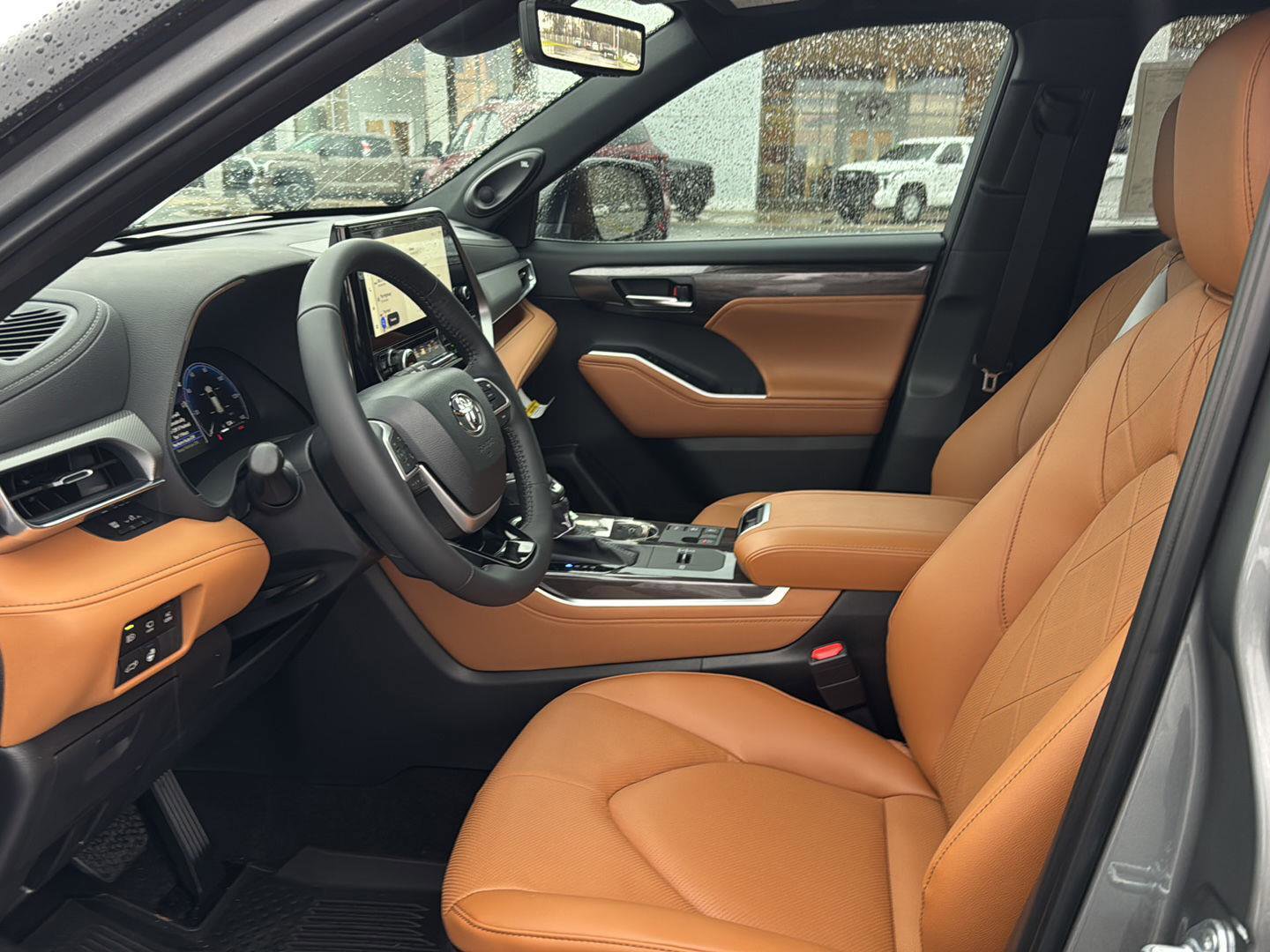 New 2026 Toyota Highlander Platinum image 8