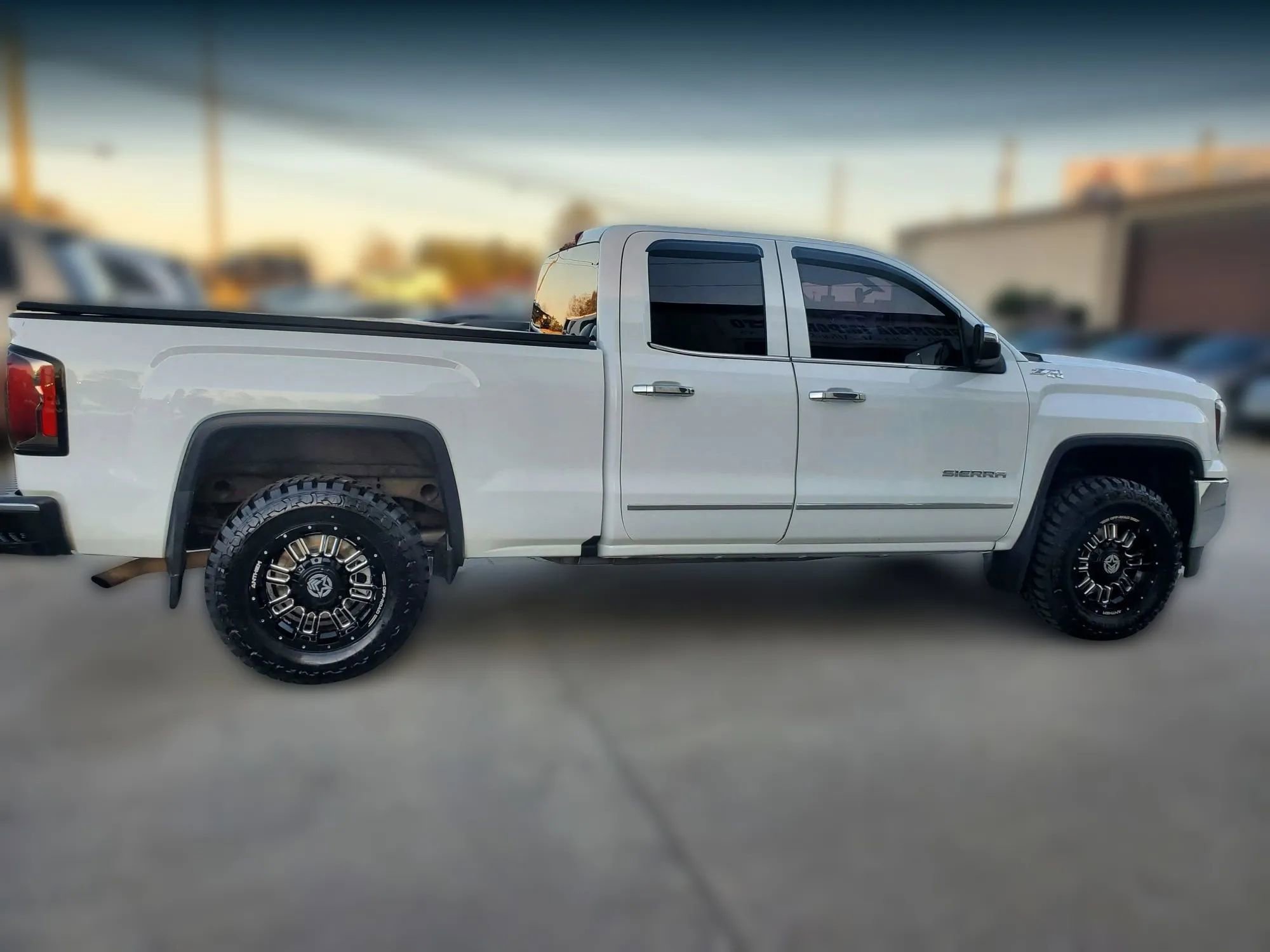Used 2016 GMC Sierra 1500 SLT w/ SLT Premium Package AWD/4WD image 19