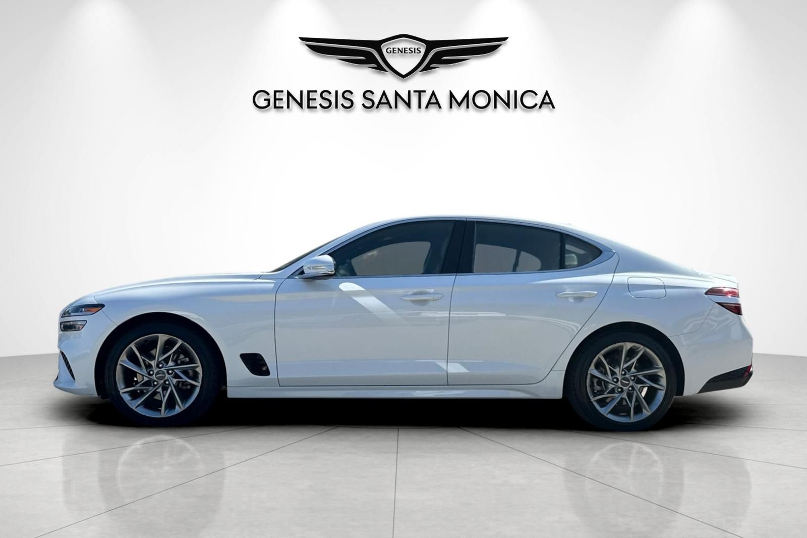 Used 2022 Genesis G70 2.0T RWD image 8
