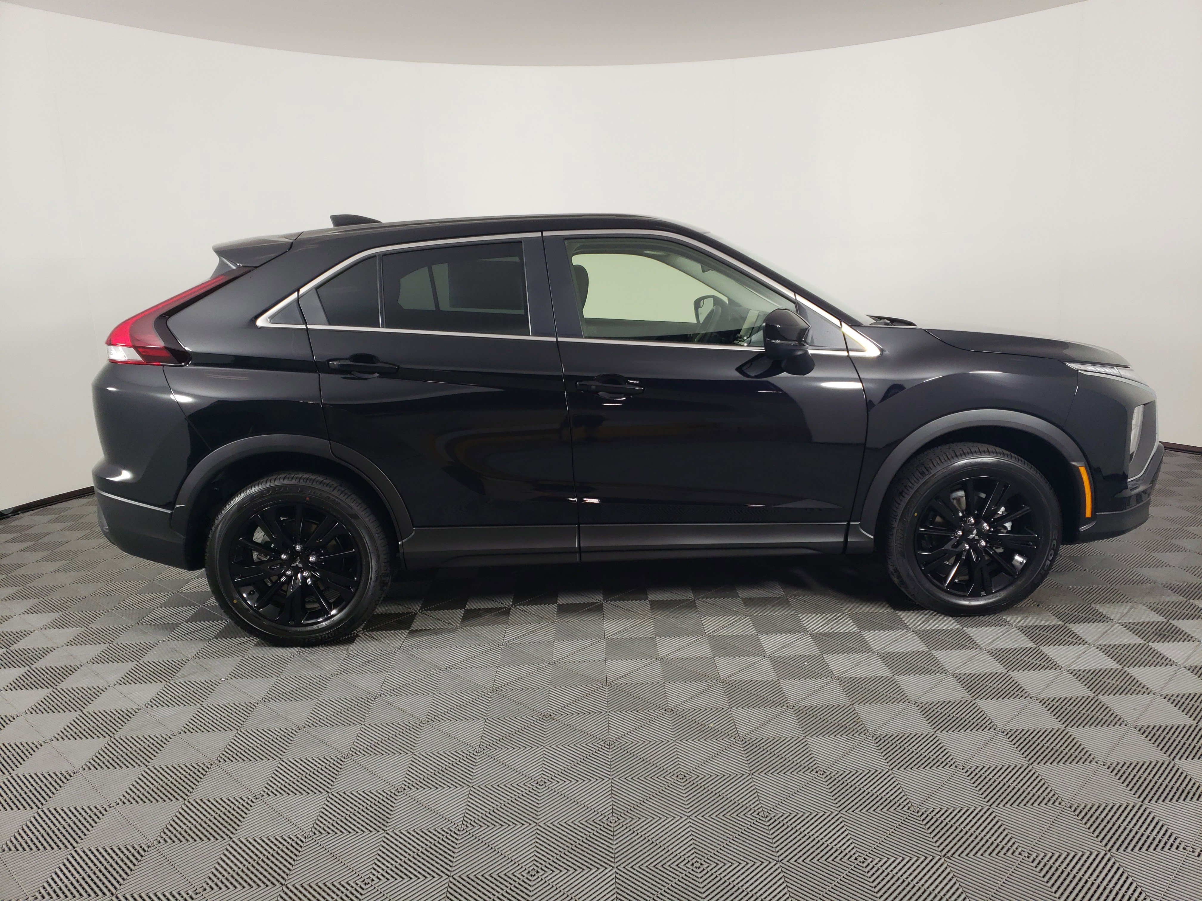 New 2025 Mitsubishi Eclipse Cross LE image 5