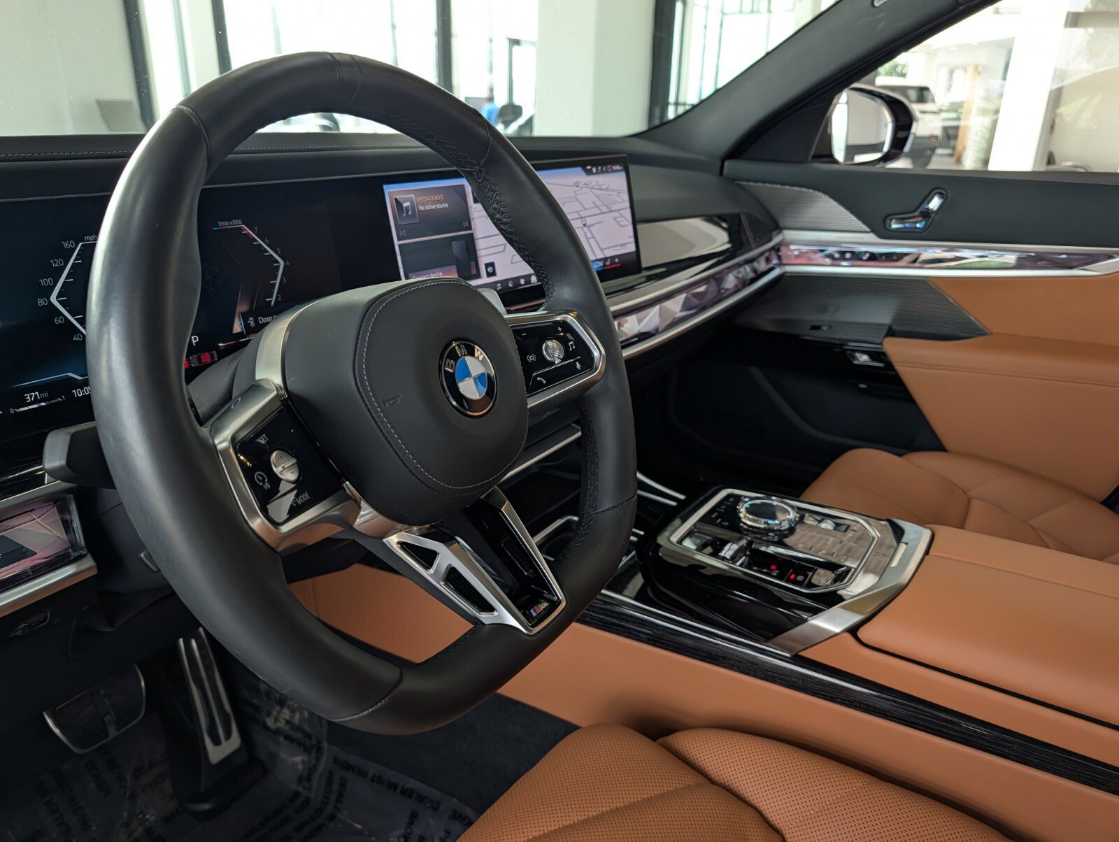 Used 2024 BMW 740i xDrive AWD/4WD image 18