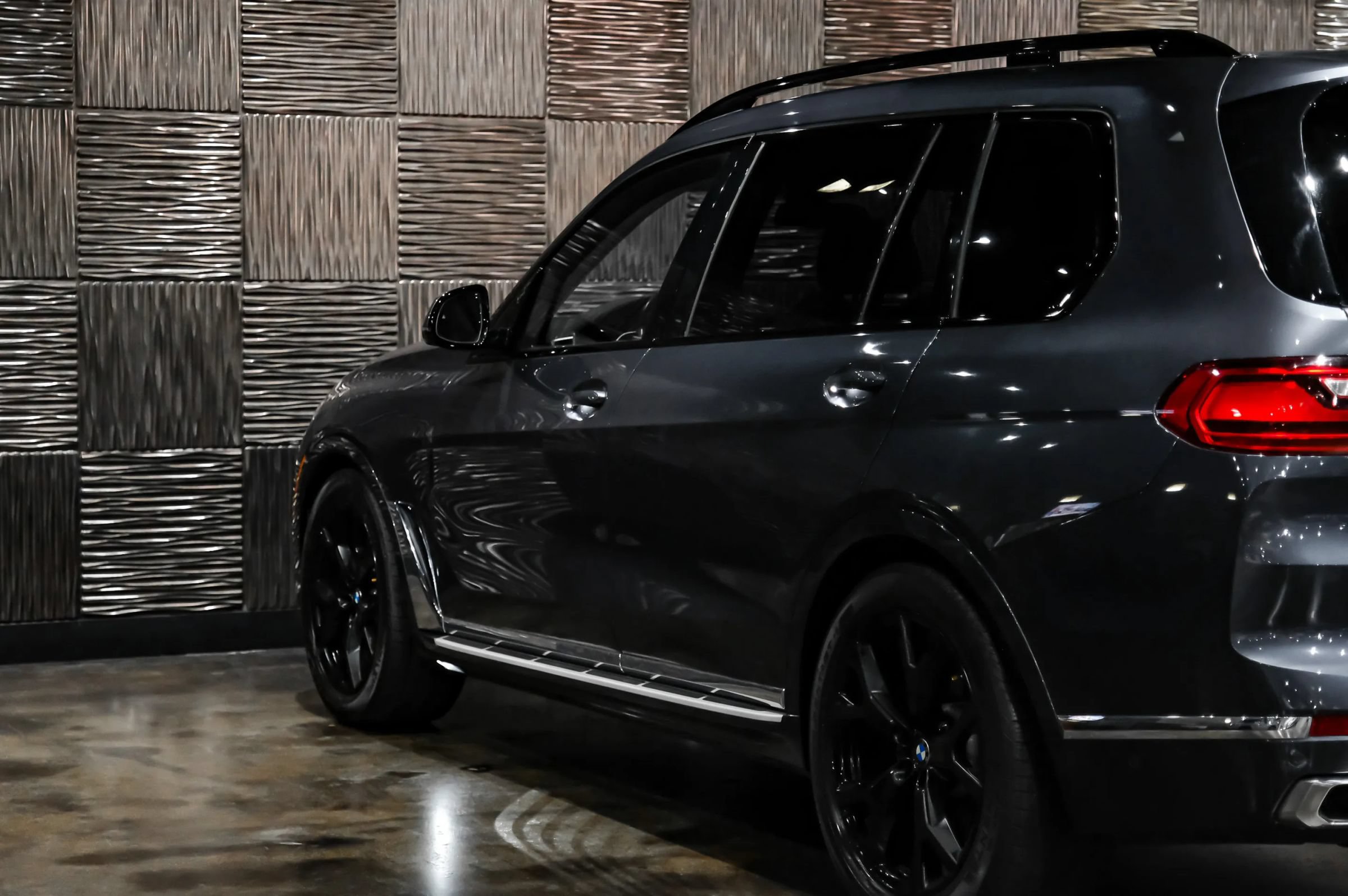 Used 2020 BMW X7 xDrive40i w/ Premium Package AWD/4WD image 13
