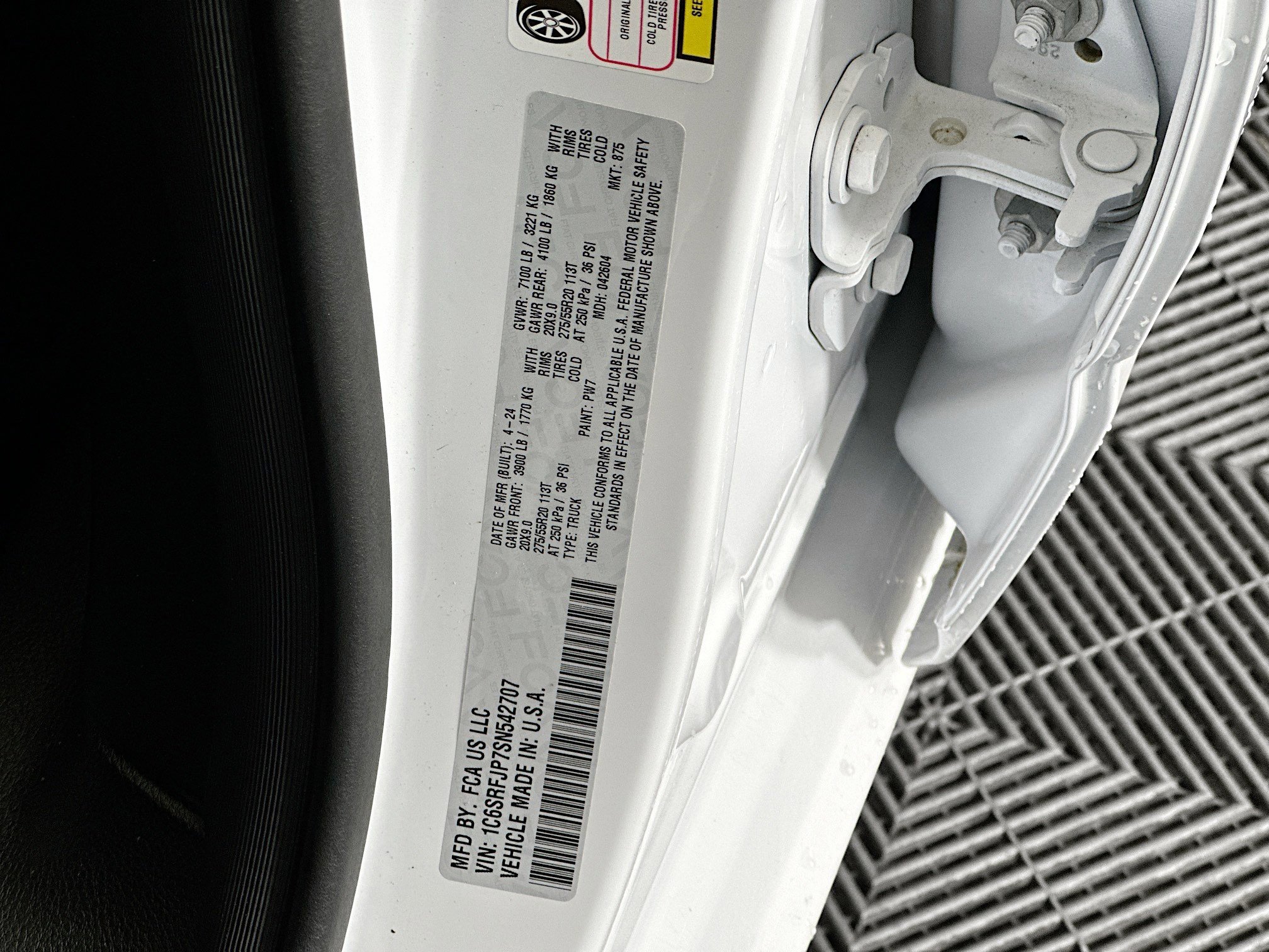 Used 2025 RAM 1500 Laramie image 12