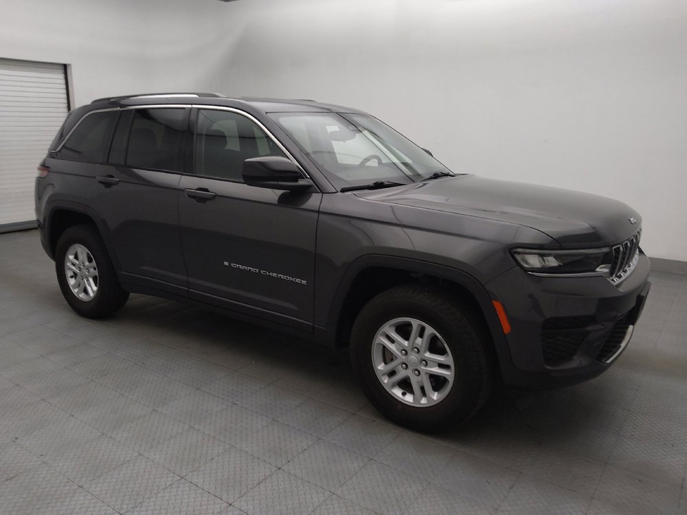 Used 2023 Jeep Grand Cherokee Laredo AWD/4WD image 11