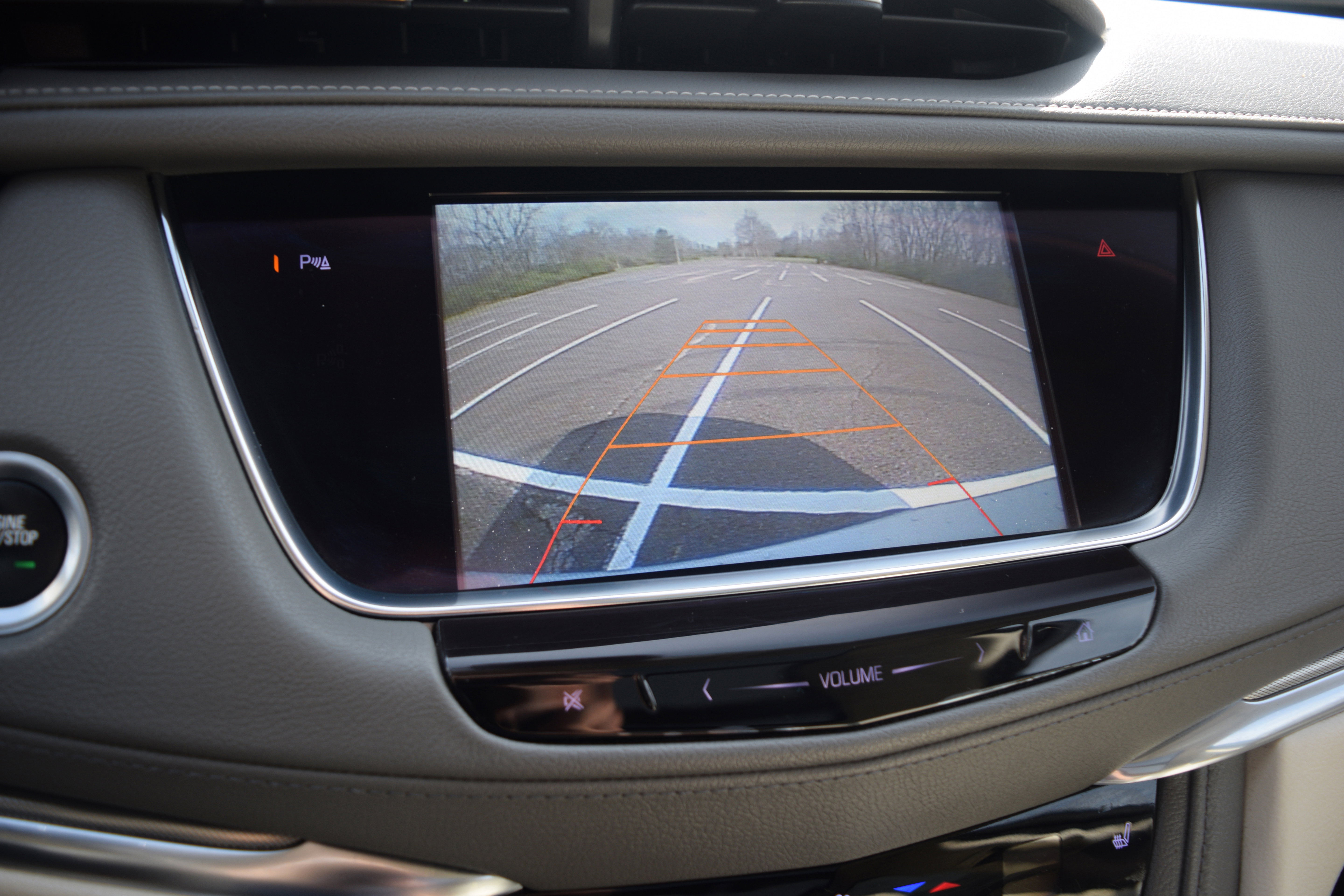 Used 2017 Cadillac XT5 Luxury w/ Driver Awareness Package FWD image 9