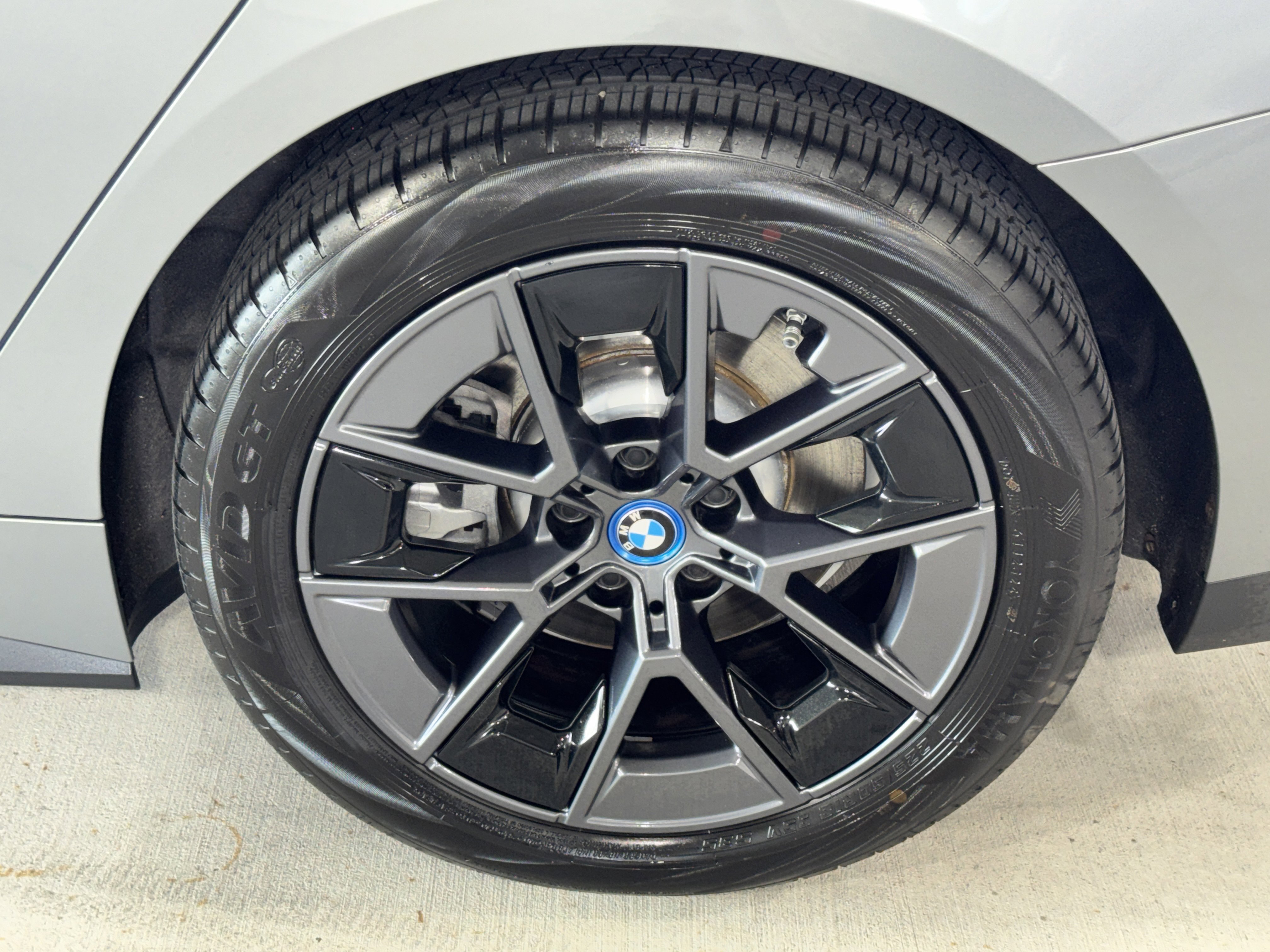 Used 2023 BMW i4 eDrive35 w/ Premium Package RWD image 36