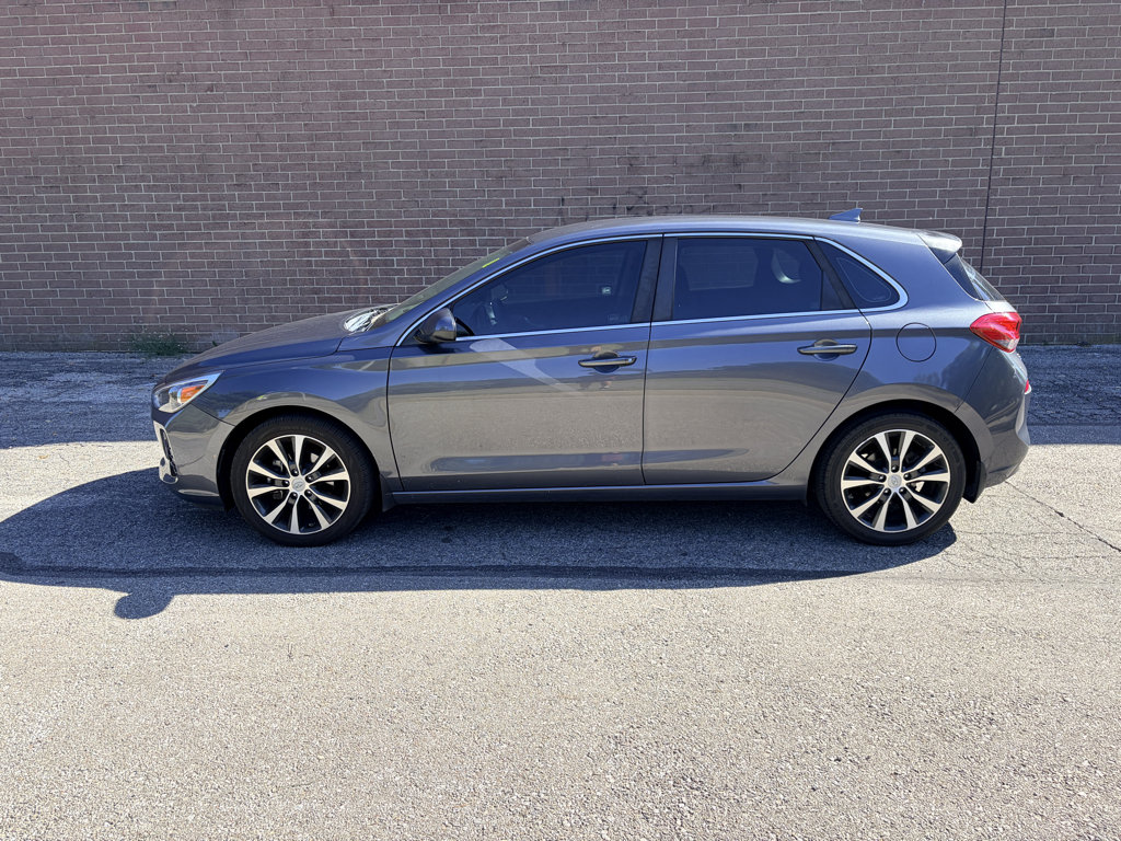 Used 2018 Hyundai Elantra GT FWD image 2