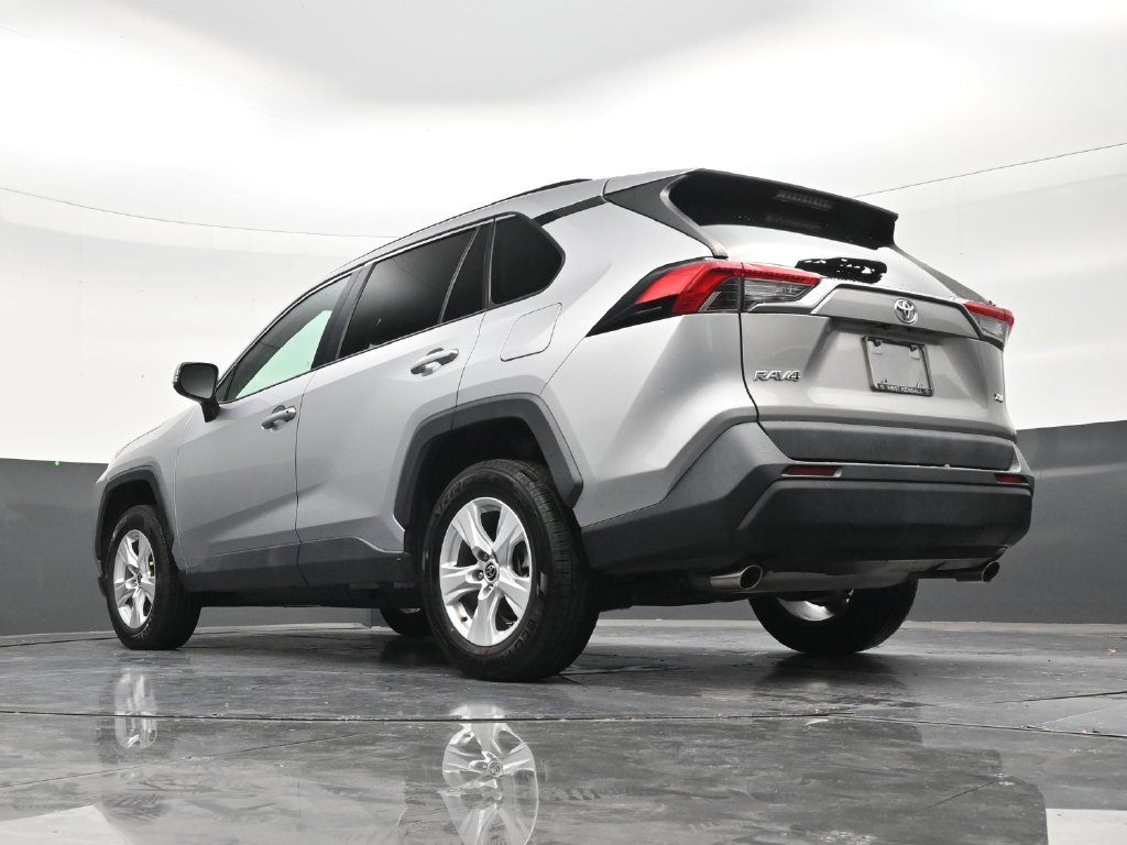 Used 2021 Toyota RAV4 XLE w/ Convenience Package FWD image 21