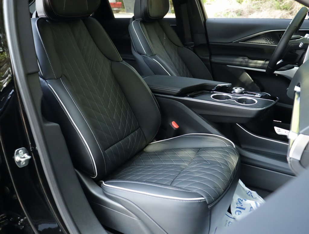 New 2026 Cadillac Lyriq V image 46