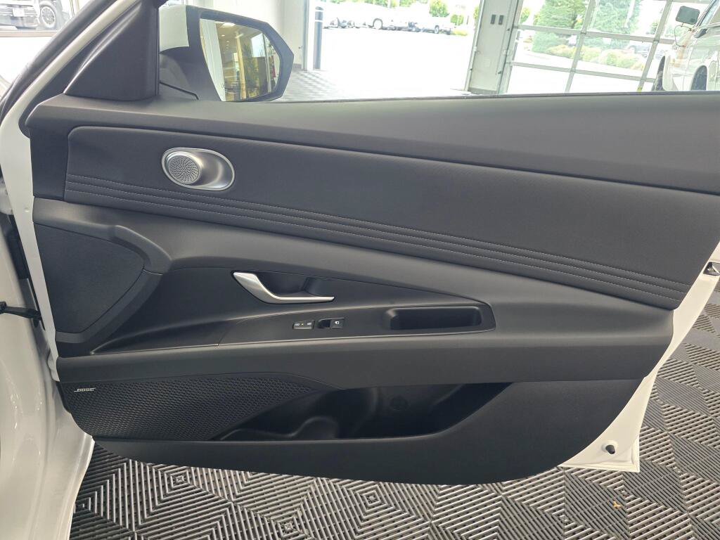 New 2026 Hyundai Elantra Limited FWD image 41