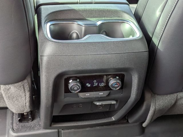 New 2026 Chevrolet Traverse LT w/ Sun and Wheel Package FWD image 31