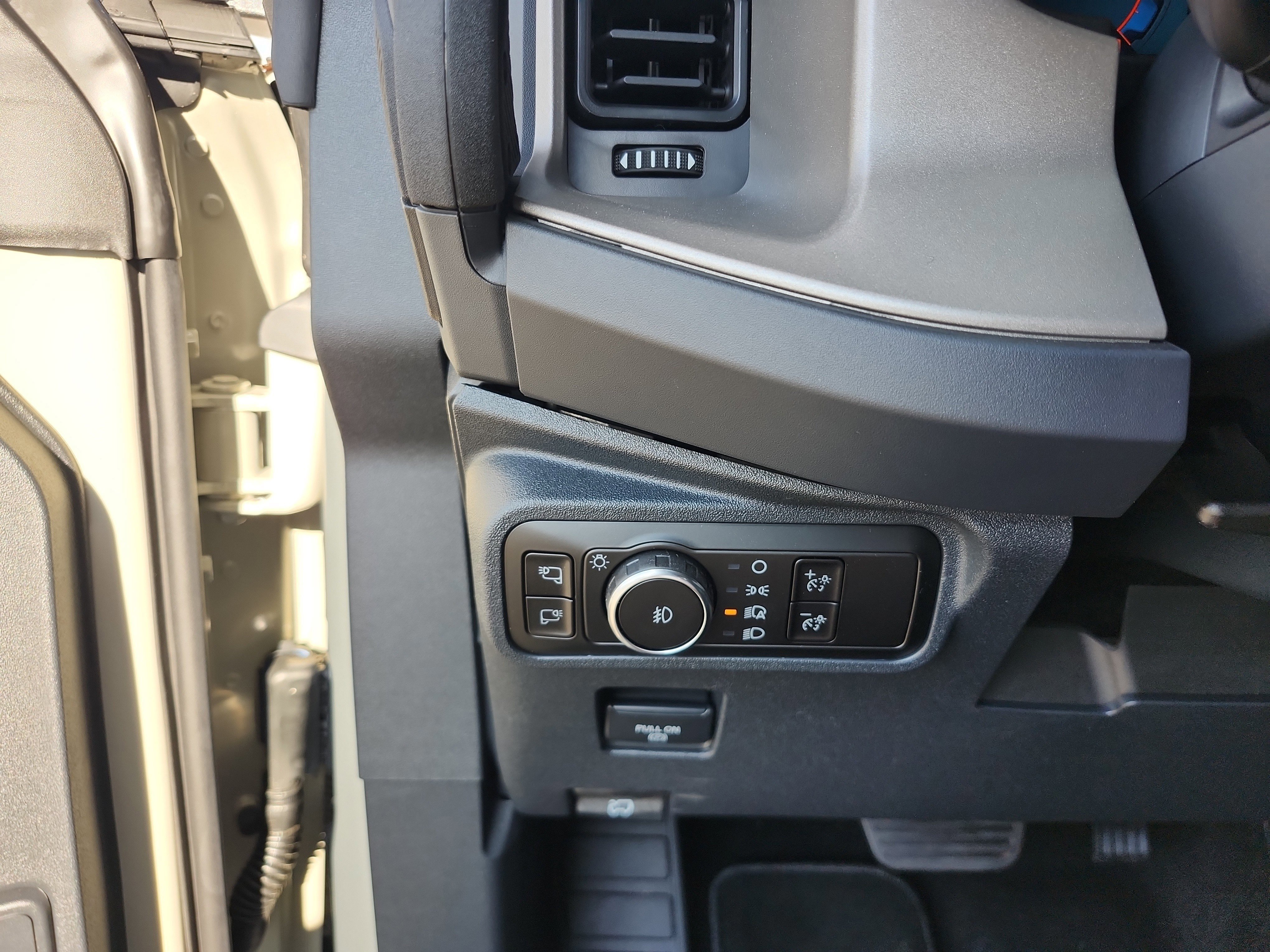 New 2025 Ford Bronco Outer Banks AWD/4WD image 13