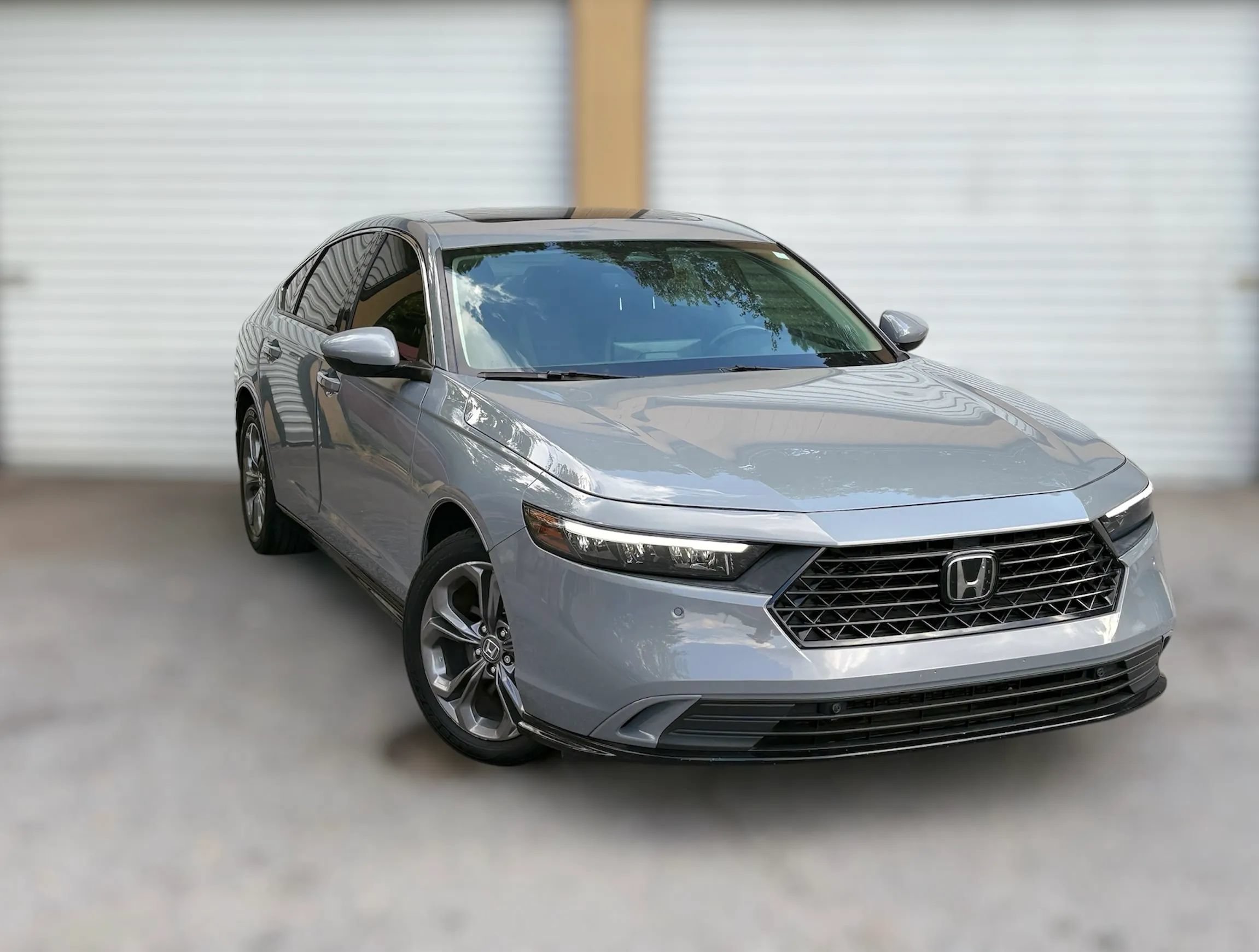 Used 2023 Honda Accord EX-L image 2