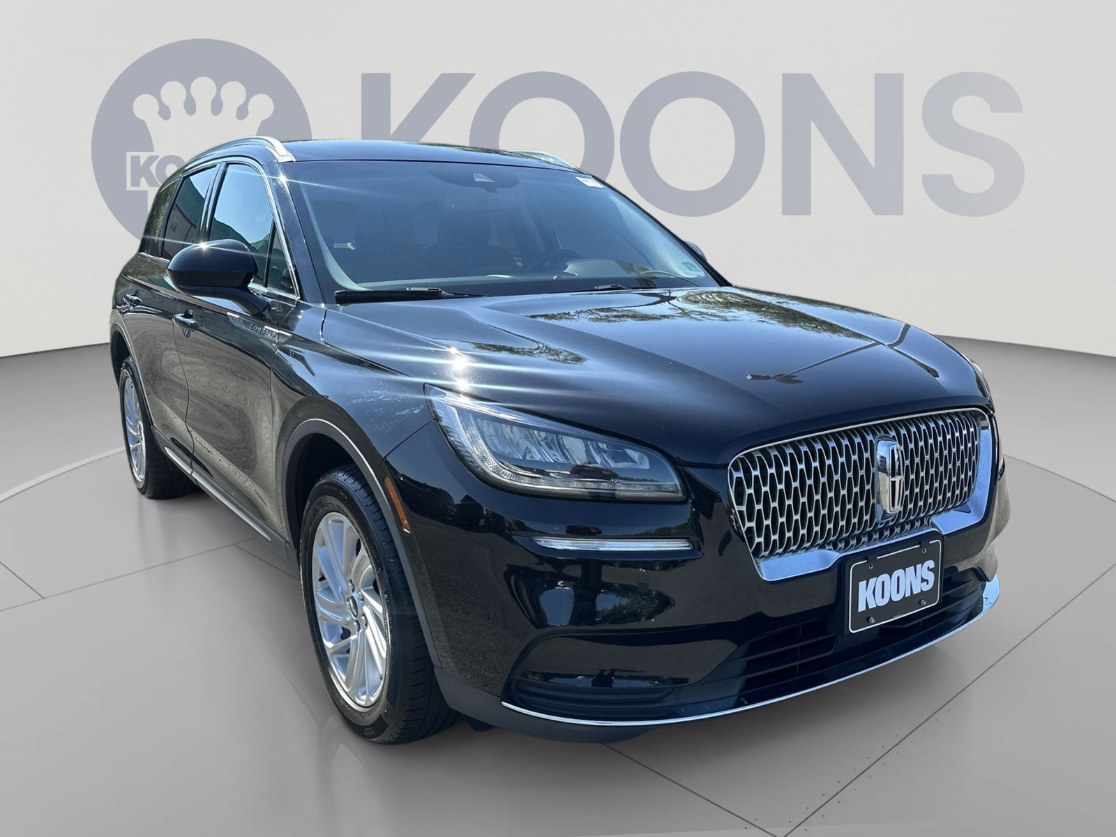 Used 2021 Lincoln Corsair AWD image 2