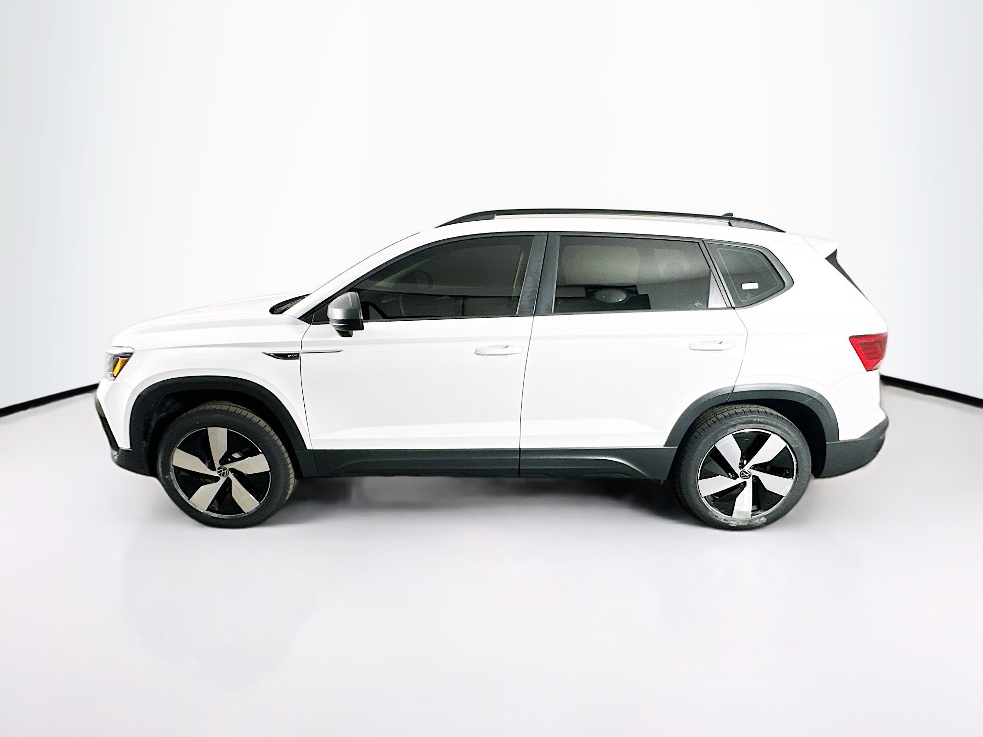 Used 2024 Volkswagen Taos S image 4