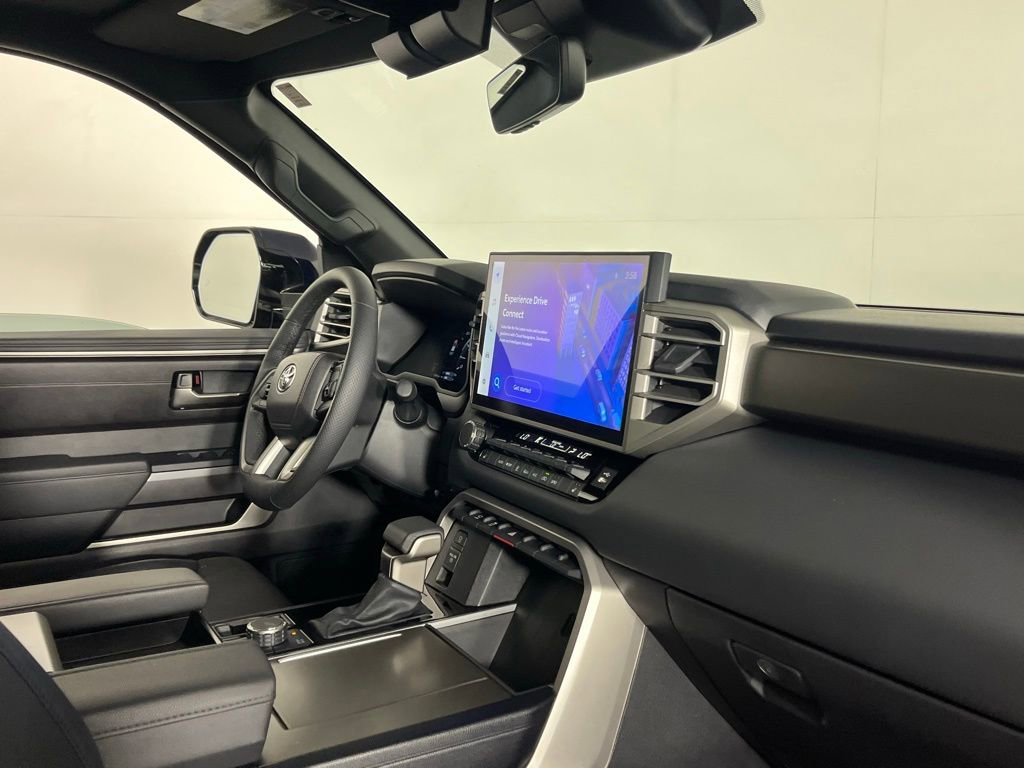 Used 2025 Toyota Sequoia SR5 w/ SR5 Premium Package AWD/4WD image 31