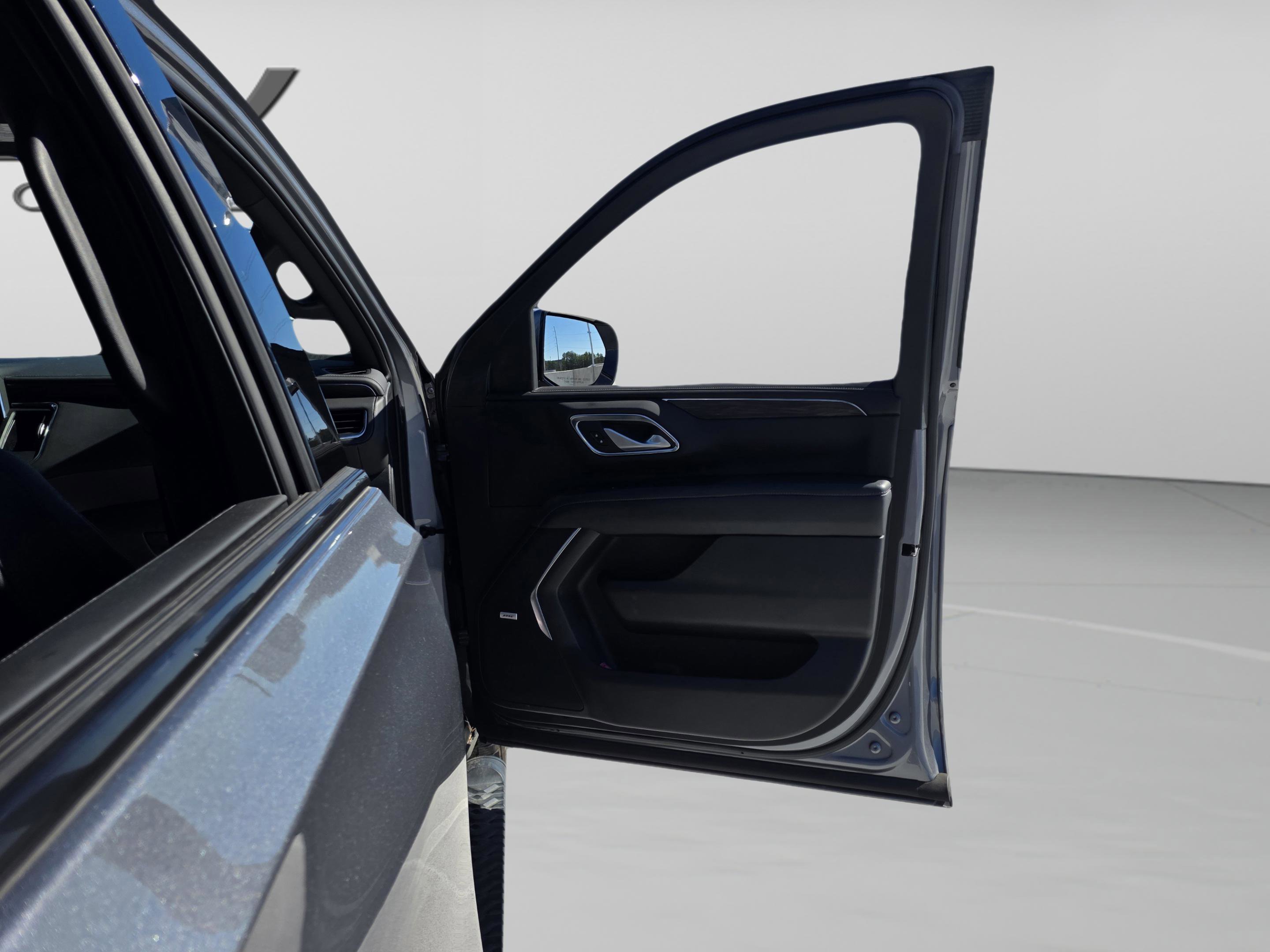 Used 2022 Chevrolet Suburban Z71 w/ Z71 Off-Road Package image 21