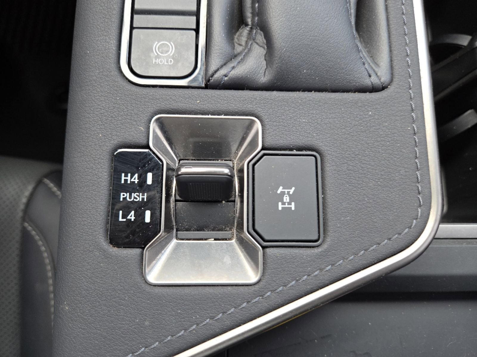 Used 2024 Lexus GX 550 w/ Cold Area Package AWD/4WD image 6