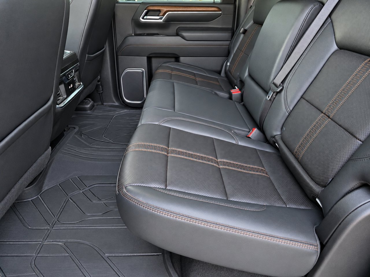 Certified 2024 Chevrolet Silverado 3500 High Country w/ High Country Premium Package AWD/4WD image 29