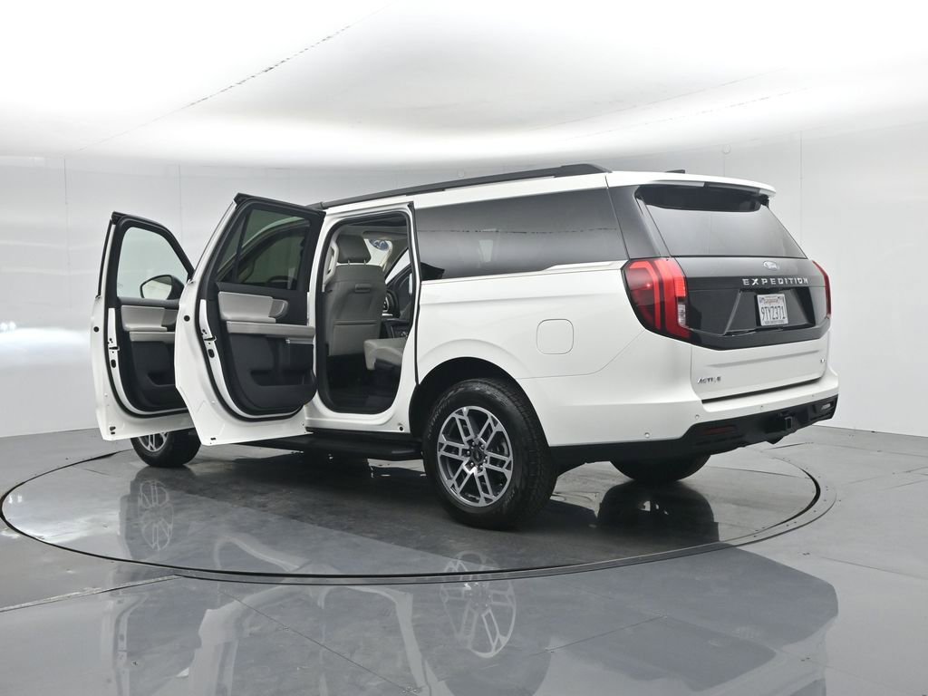 Used 2025 Ford Expedition Max Active image 7