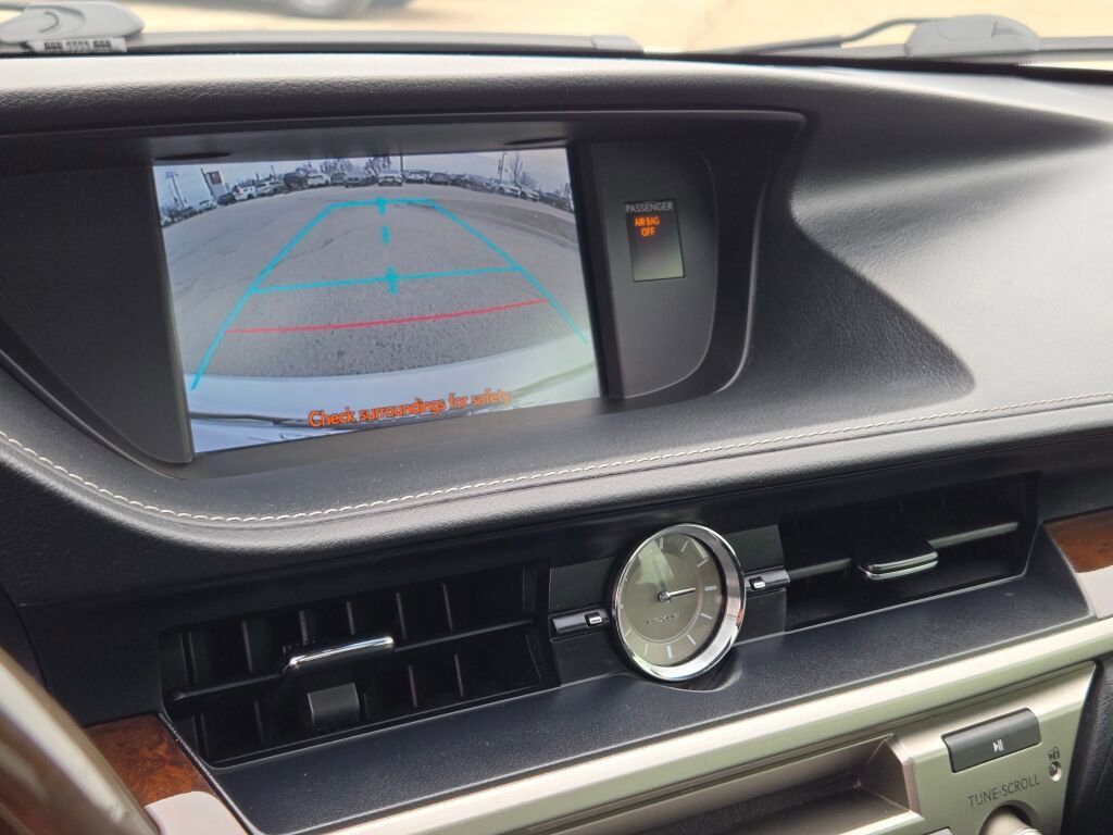 Used 2013 Lexus ES 350 w/ Luxury Pkg image 24